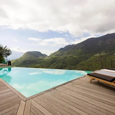 Rustico Mit Solarbeheiztem Infinity- Pool, Panoramablick & 4 Schlafzimmern فيلة Pieve (Lombardy)