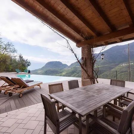 Rustico Mit Solarbeheiztem Infinity- Pool, Panoramablick & 4 Schlafzimmern * Pieve (Lombardy)