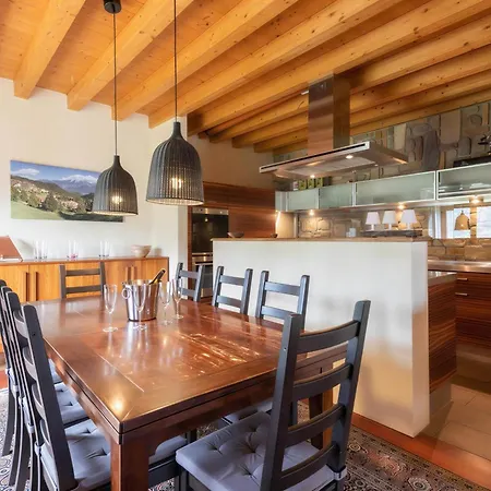Rustico Mit Solarbeheiztem Infinity- Pool, Panoramablick & 4 Schlafzimmern Villa *