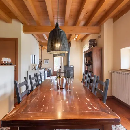 Rustico Mit Solarbeheiztem Infinity- Pool, Panoramablick & 4 Schlafzimmern Pieve (Lombardy)