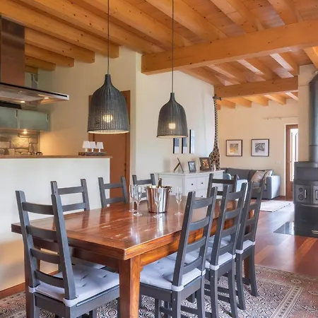 Rustico Mit Solarbeheiztem Infinity- Pool, Panoramablick & 4 Schlafzimmern Villa