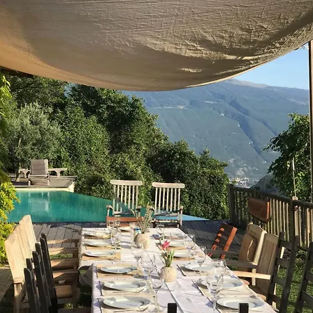 Rustico Mit Solarbeheiztem Infinity- Pool, Panoramablick & 4 Schlafzimmern Pieve (Lombardy)