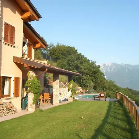 Rustico Mit Solarbeheiztem Infinity- Pool, Panoramablick & 4 Schlafzimmern * Pieve (Lombardy)
